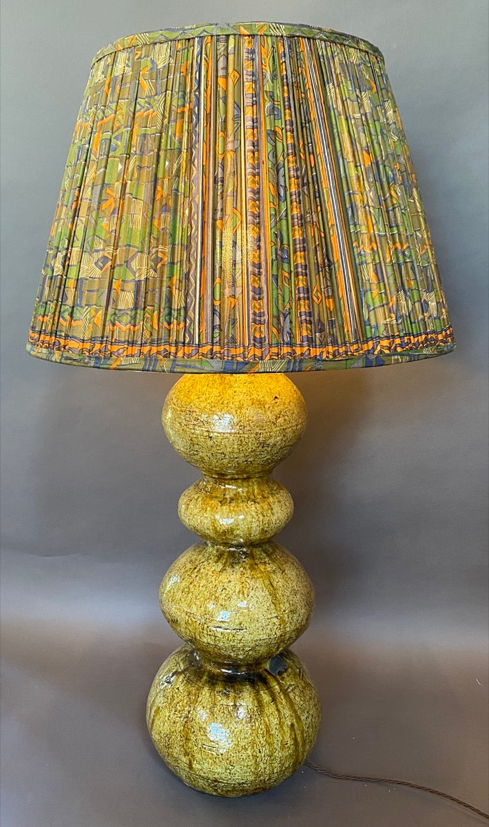 Giant bubble table lamp