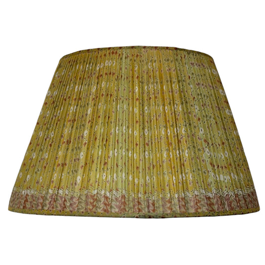 Yellow patterned lampshade on a tamegroute lamp