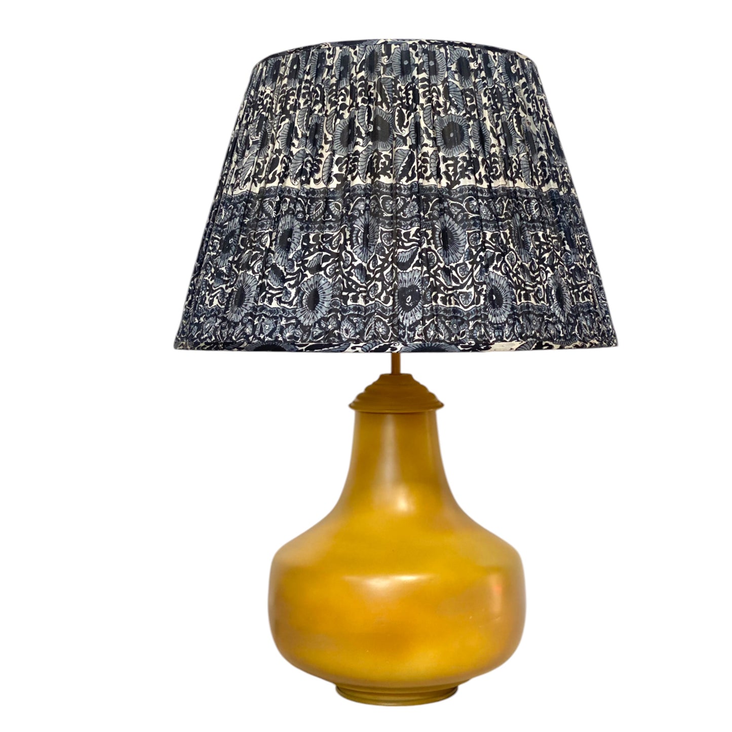 Black_grey_sari_lampshade