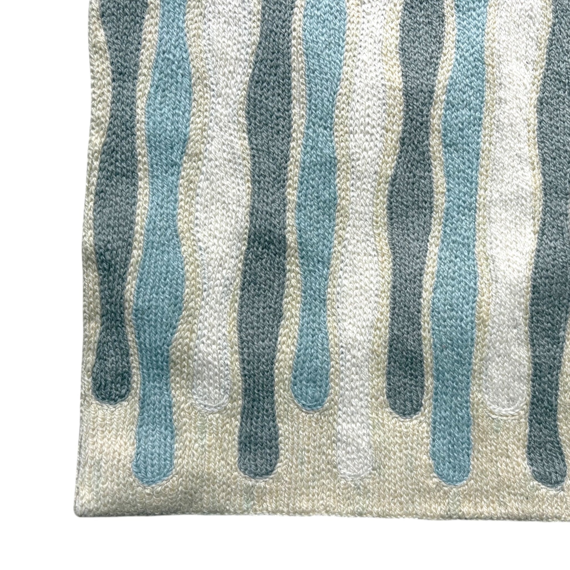 edge or Srinagar rug