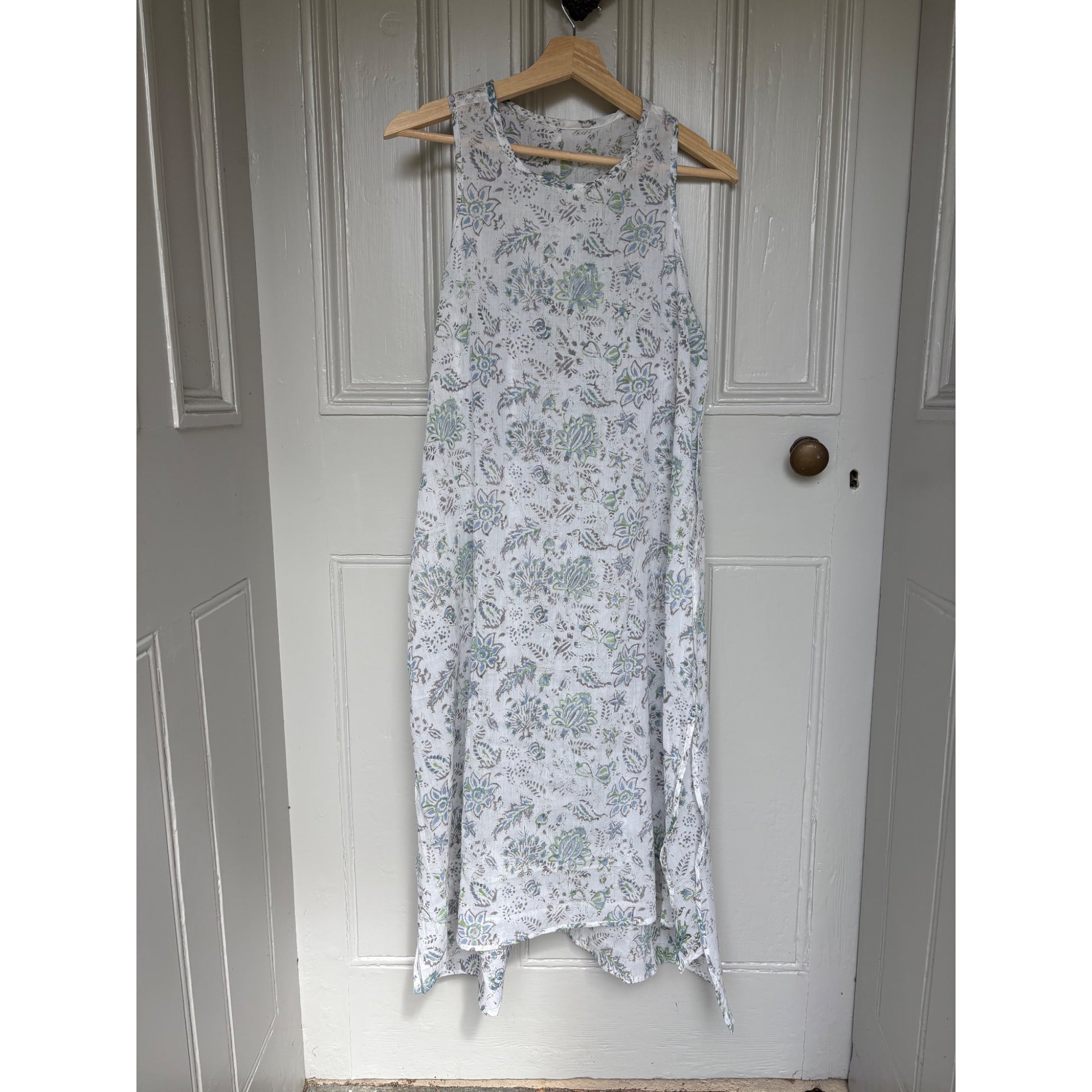 forget me not nightie on door
