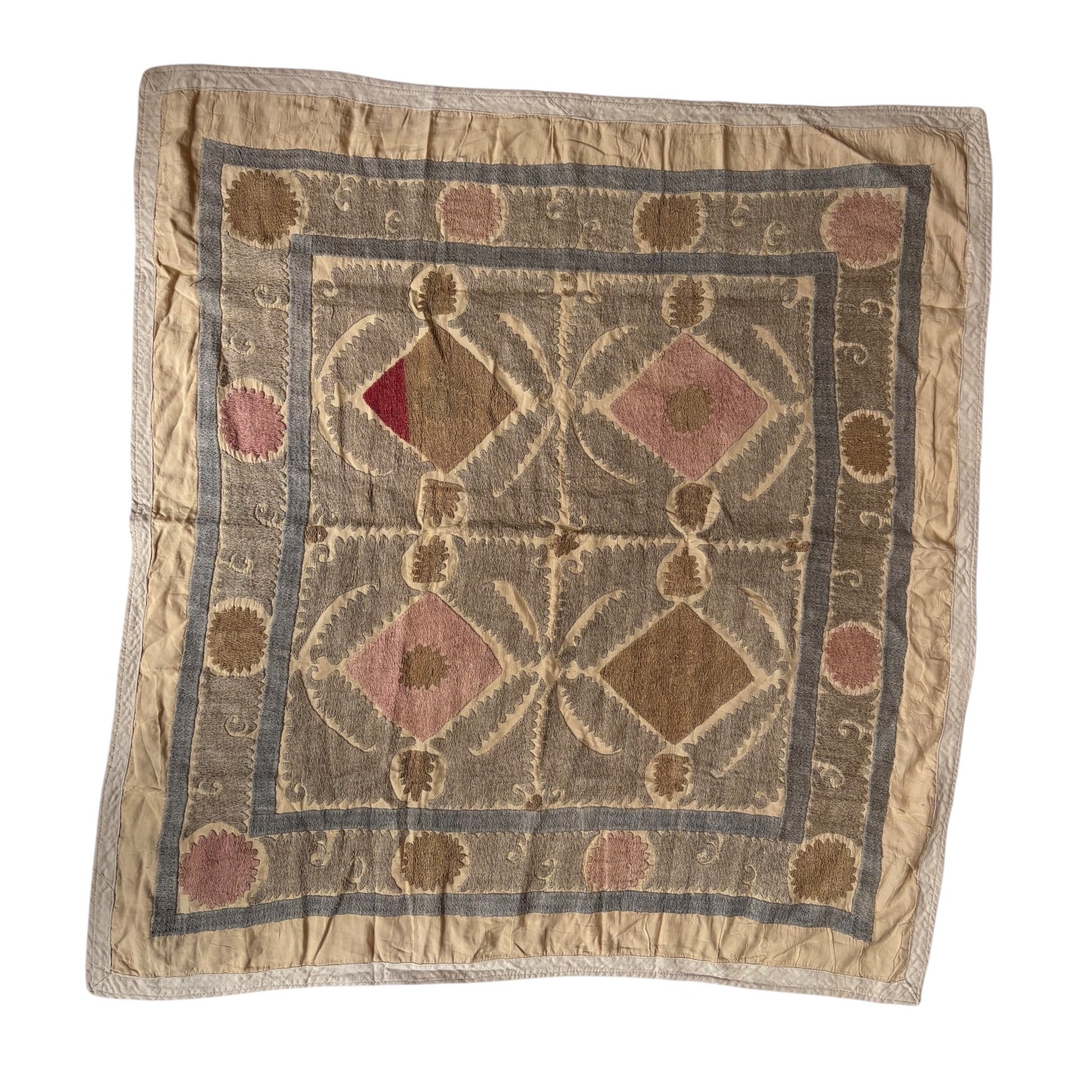 Suzani square with geometric pattern 