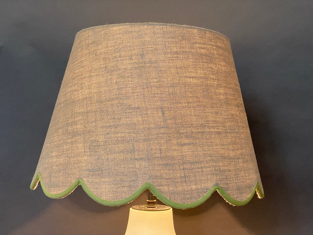 Scalloped on sale lamp shade